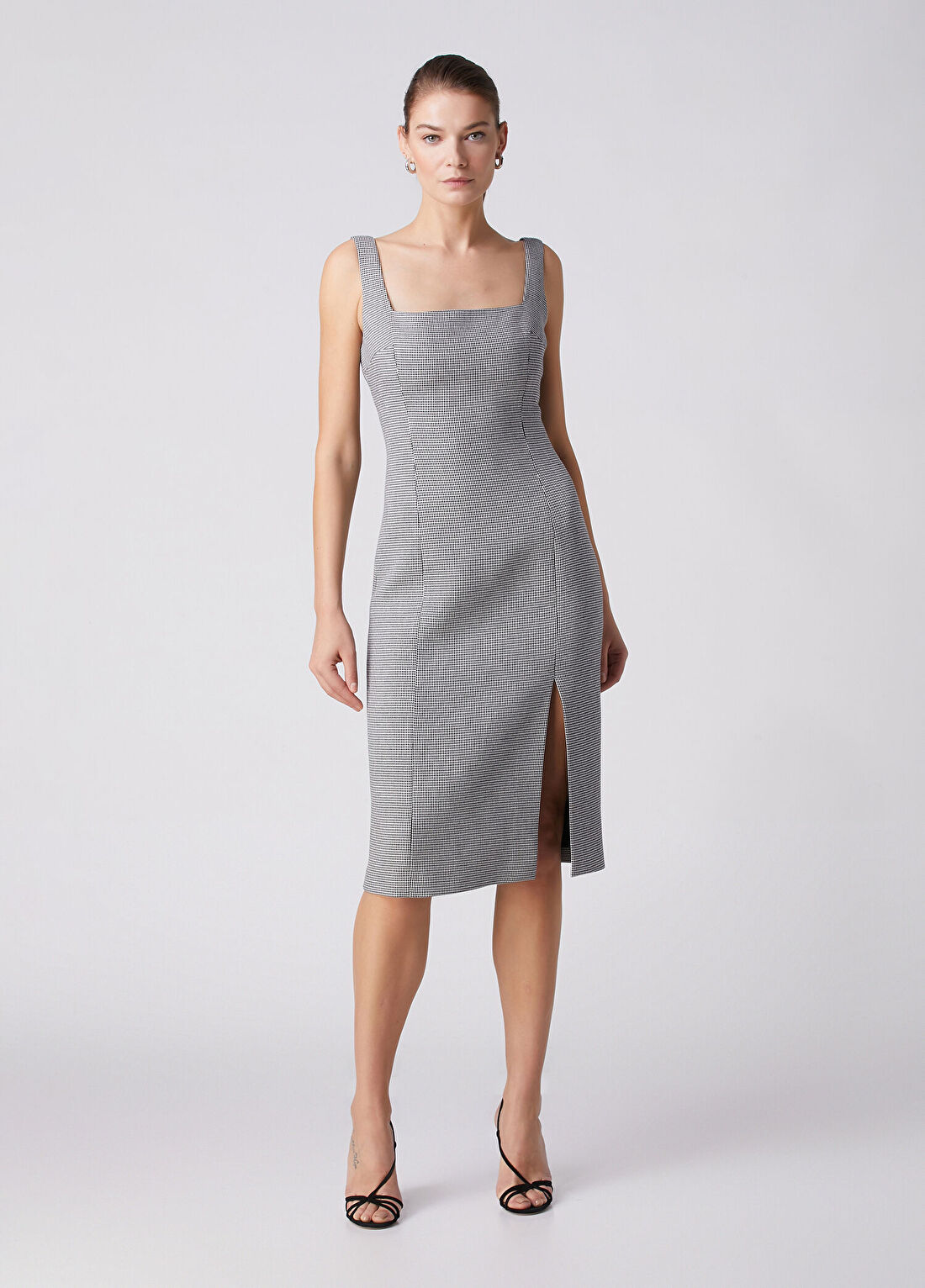 Beymen Collection Siyah Kazayağı Desenli Midi Elbise