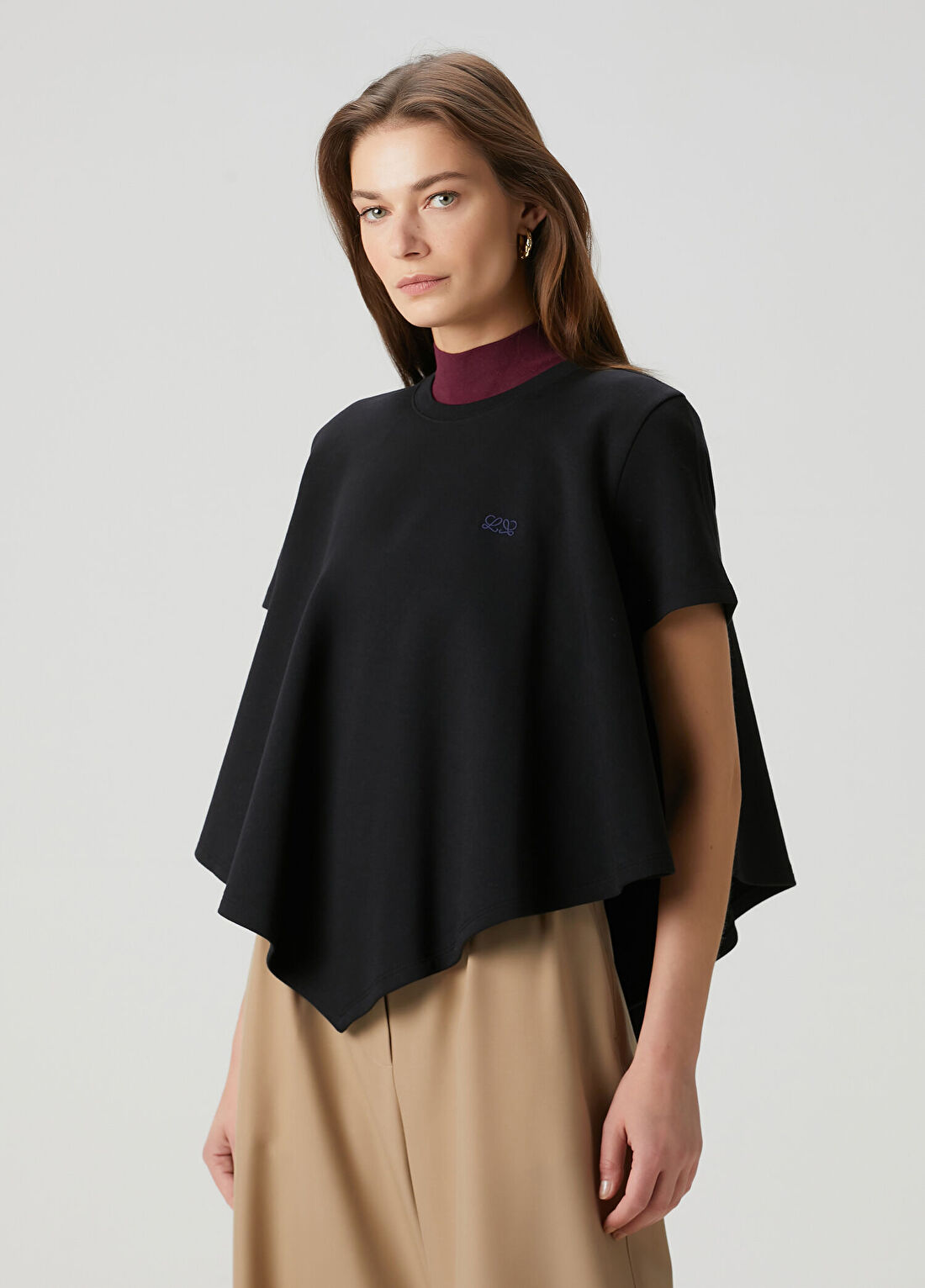 Loewe Siyah Pelerin T-shirt görsel 3