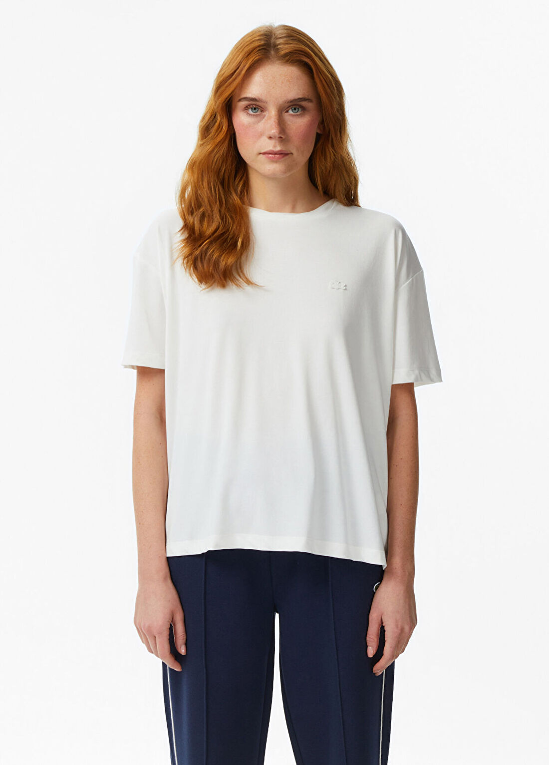 Lacoste Beyaz Relaxed Fit Bisiklet Yaka Kısa Kollu Kadın T-Shirt