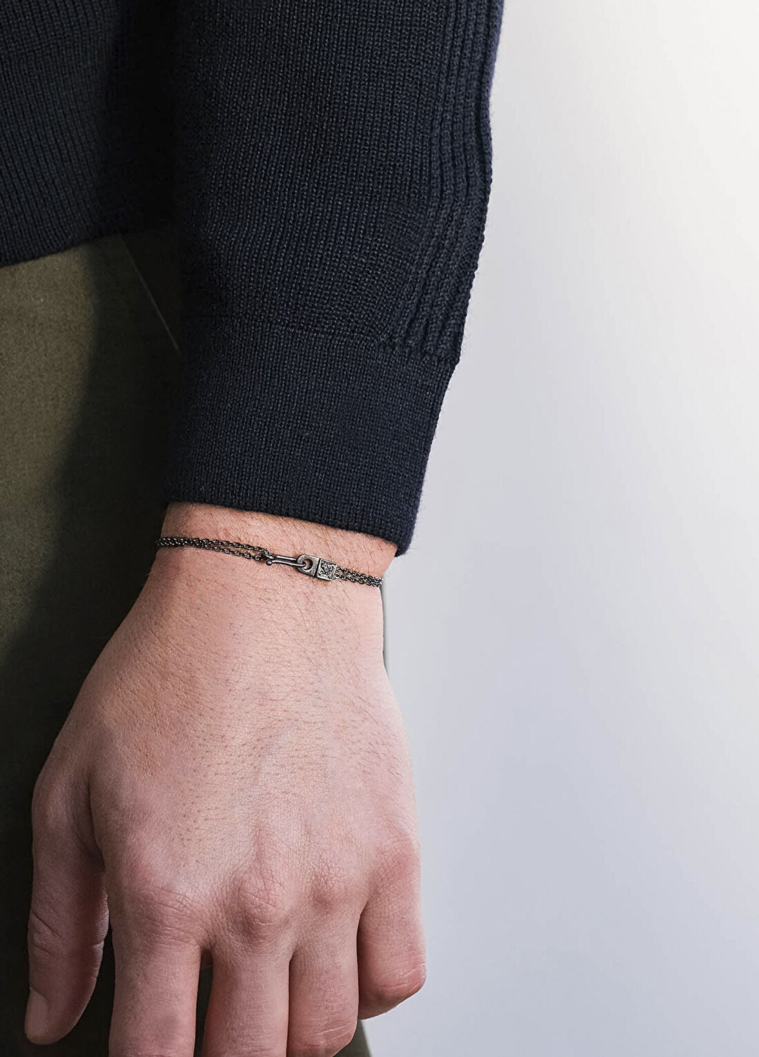 Aleyna Cebeci Jewelry Arm In Arm Rodyum Kaplama 925 Ayar Gümüş Siyah Pırlantalı Erkek Bileklik görsel 2