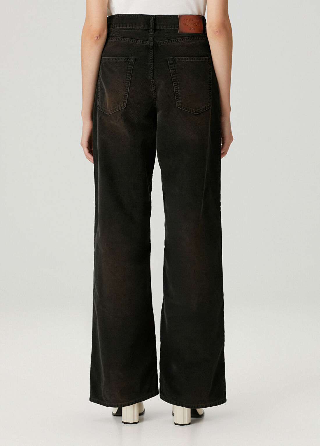 Acne Studios Loose Fit Siyah Fitilli Kadife Pantolon görsel 4