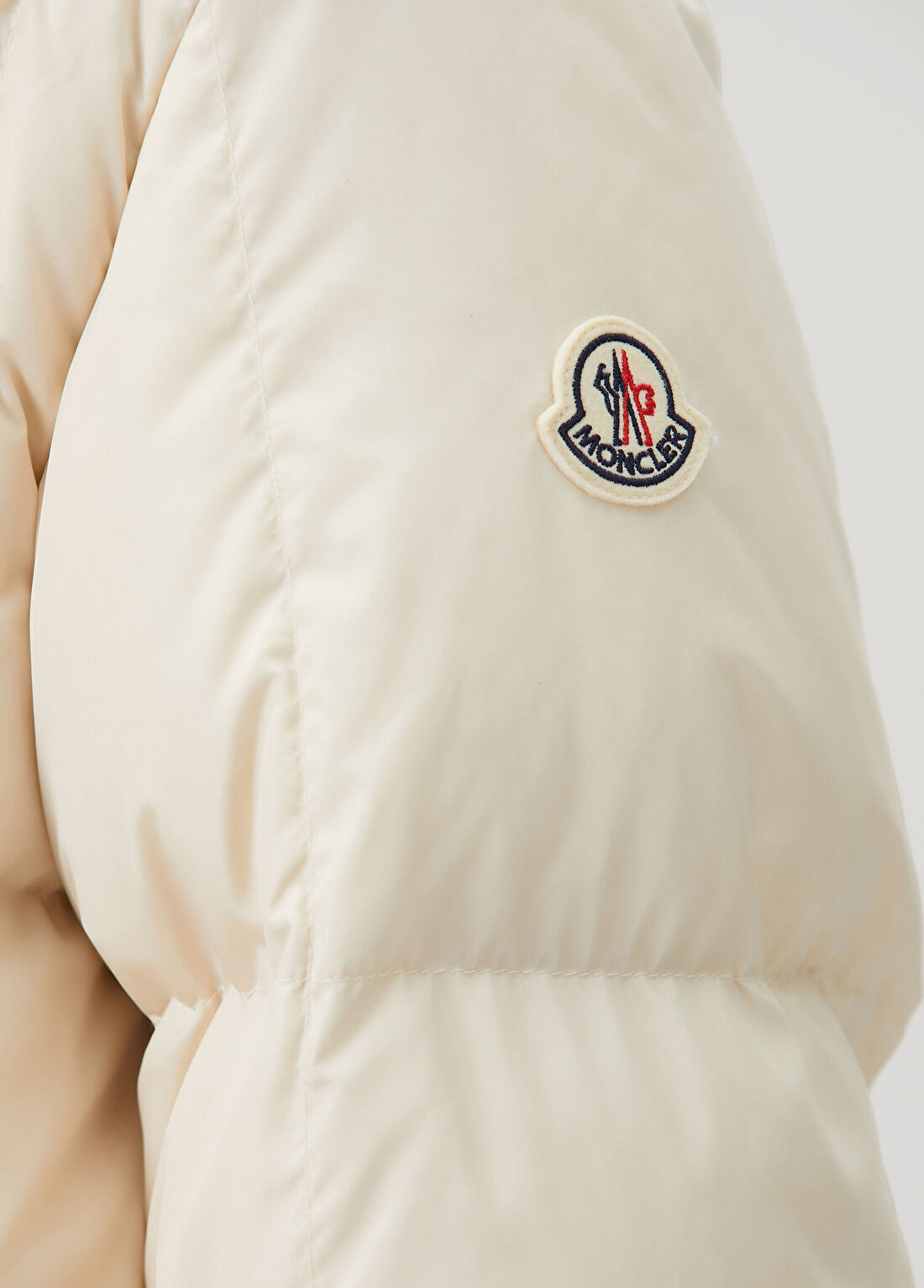 Moncler Litte Açık Bej Kapüşonlu Puffer Mont görsel 4
