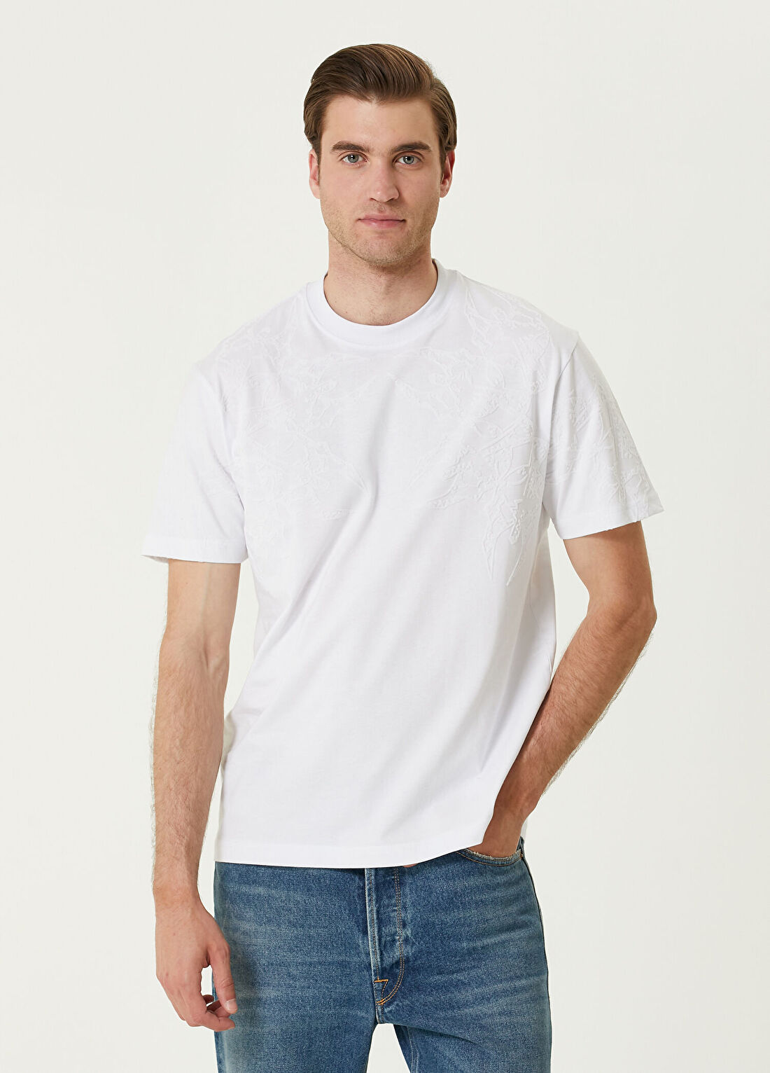Bernotti Beyaz Omuzu Baskılı T-shirt