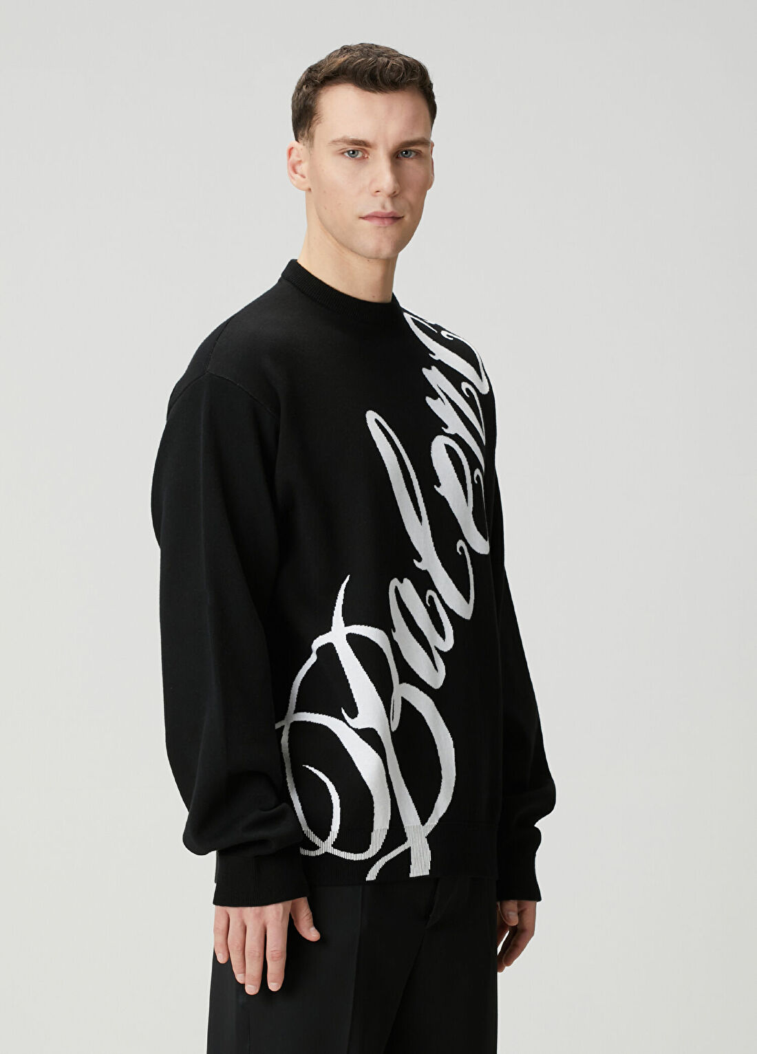 Balenciaga Big B Siyah Logo Jakarlı Kazak görsel 3