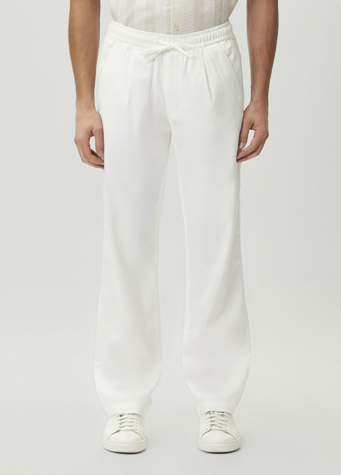 Guess Relaxed Fit Paolo Beyaz Pantolon görsel 2