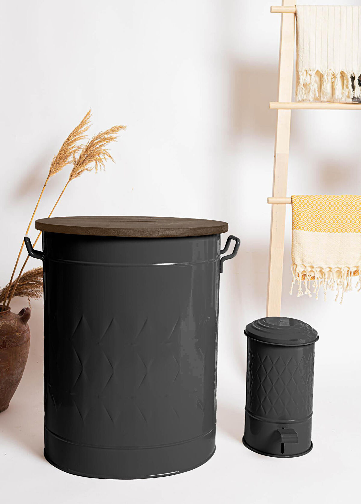 The Mia Prizma Siyah Galvaniz Pedallı Banyo Çöp Kovası 5 Lt - 3