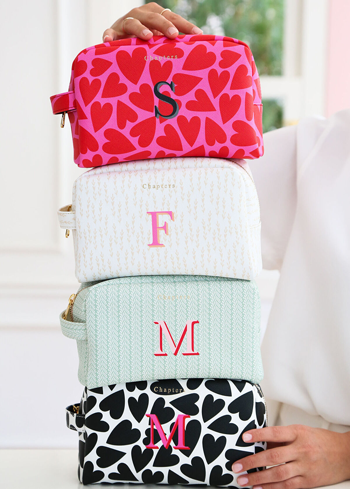 Chapters Pink&Red Hearts H Harfli Kadın Seyahat Çantası - 3