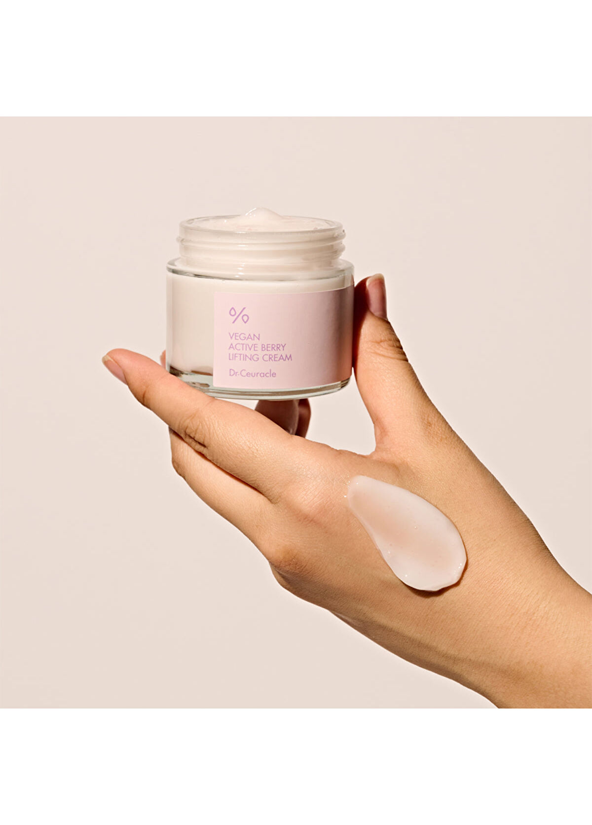 Dr. Ceuracle Vegan Active Berry Lifting Cream Anti-Wrinkle and Anti-Wrinkle Resveratrol Face Cream 75 gr - 3