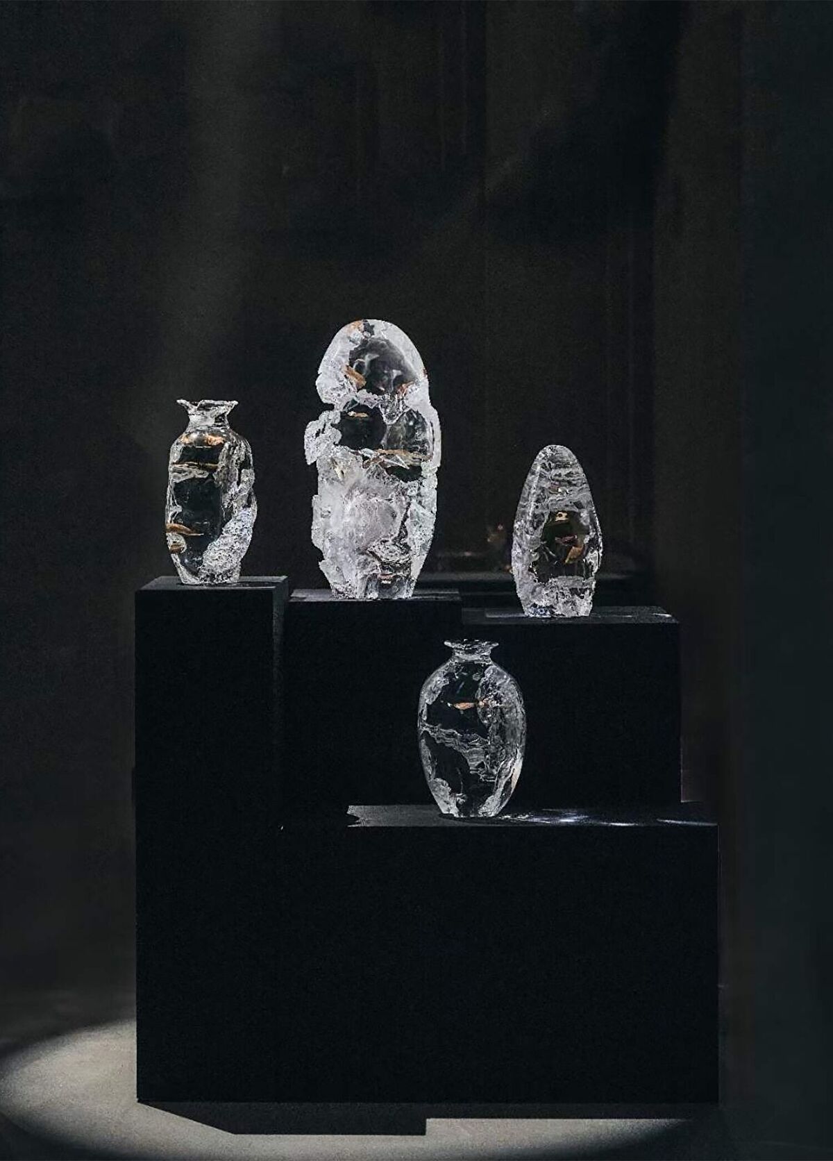 Gordon Gu Engraved Crystal Vase - 3