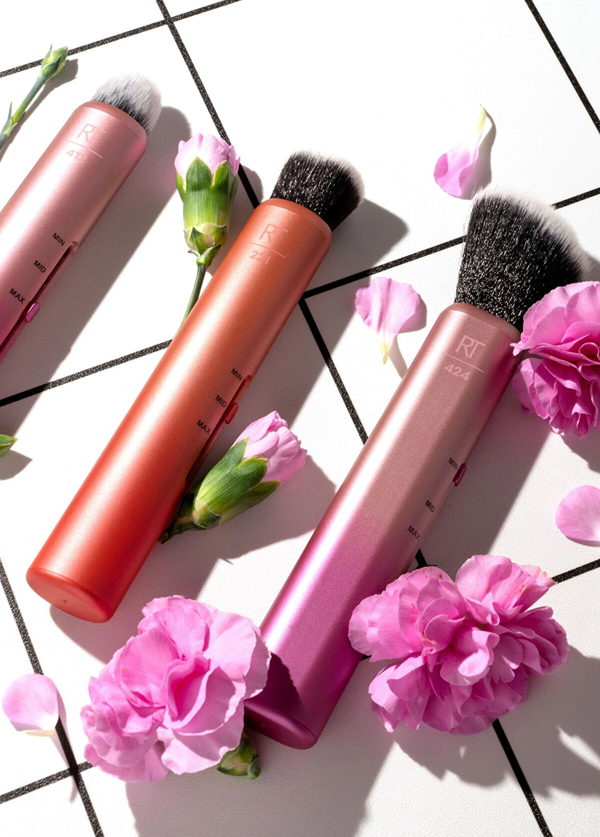 Real Techniques Custom Complexion Adjustable Foundation & Concealer Brush - 3