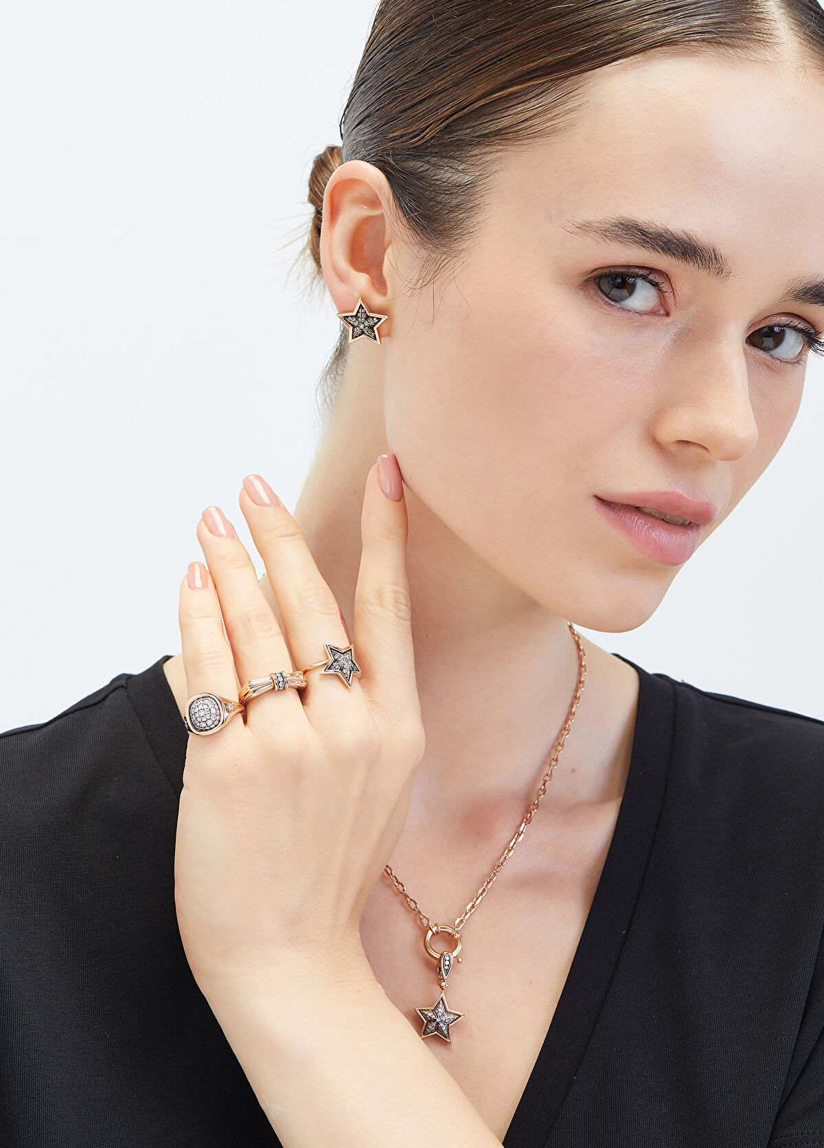 Jeevels & Co 18K Rose Gold Women's Ring with Oval Diamonds - 3