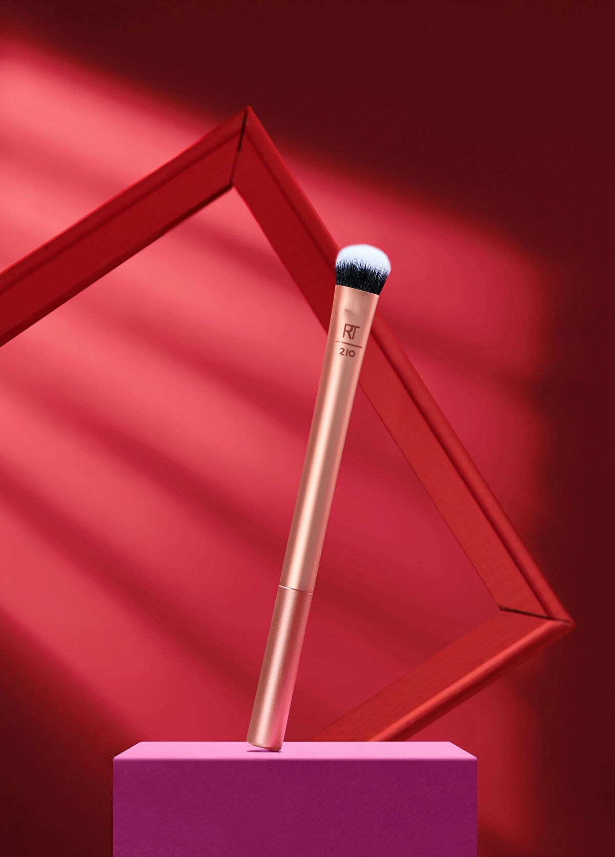 Real Techniques Expert Concealer Brush - 3