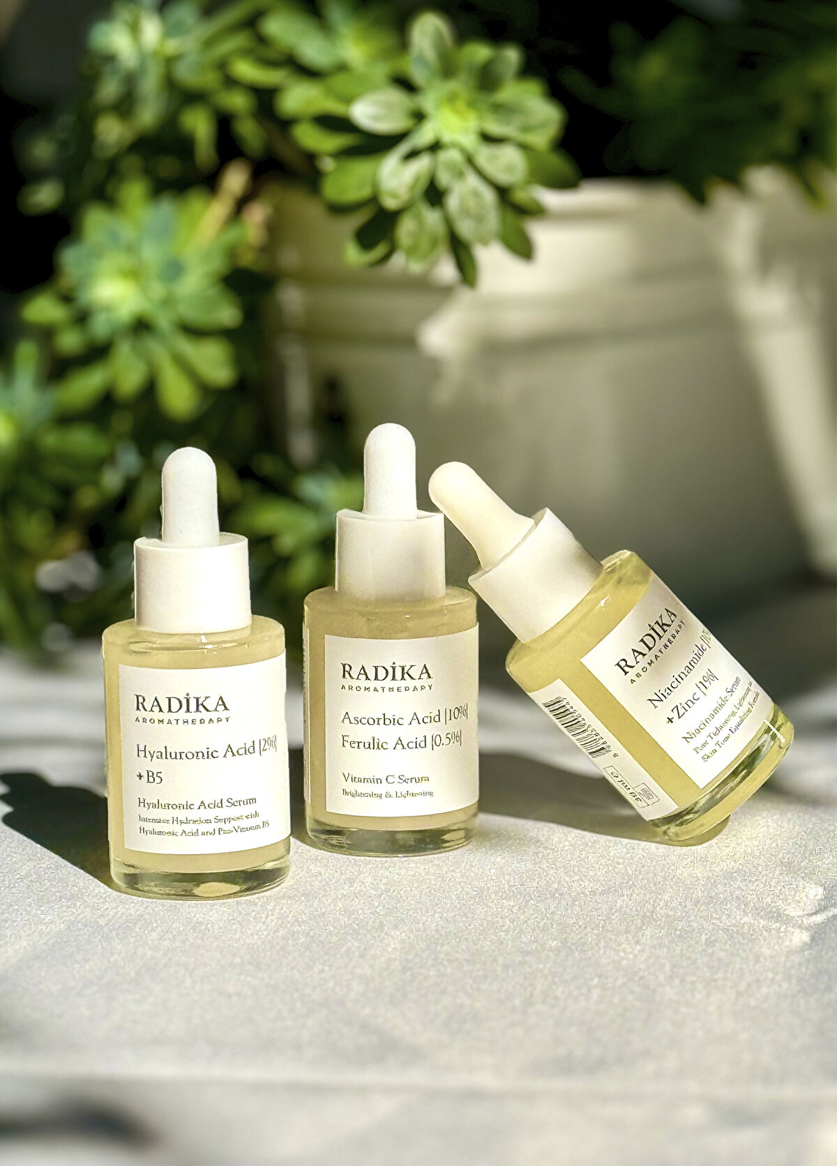 Radika Aromatherapy Cilt Tonu Eşitleyici ve Parlatıcı Etki Aydınlatıcı C Vitamini Serum 30 ml - 3