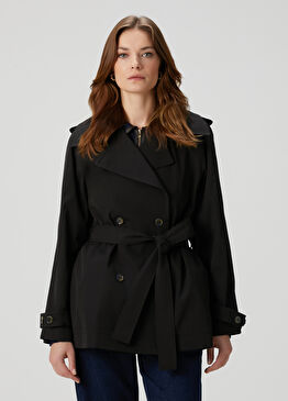 Siyah Kısa Pardösü