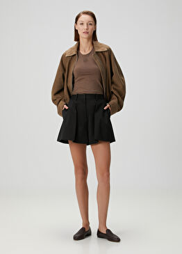 Siyah Pileli Gabardin Şort