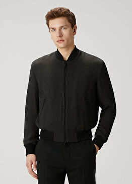 Siyah Balıksırtı Jakarlı İpek Mont