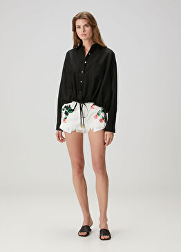 Beyaz Çiçek Baskılı Şort