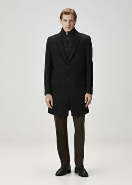 Siyah Yaka Detaylı Yün Mont