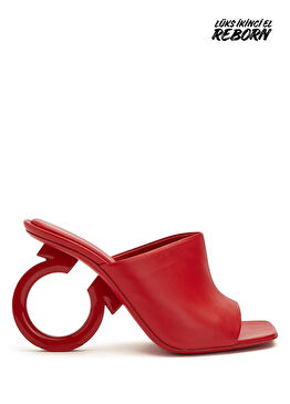 Ferragamo Topuklu Terlik