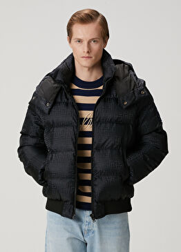 Siyah Kapüşonlu Logo Desenli Puff Mont