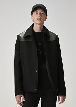 Siyah Garni Detaylı Mont