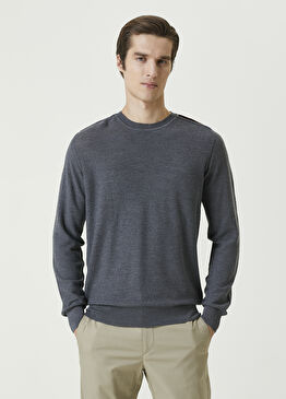 Gri Omuzları Garni Detaylı Yün Kazak