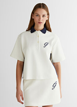 Logolu Krem Rengi Polo Yaka Kısa Kollu Kadın T-shirt