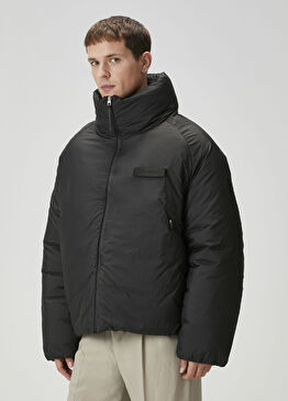 Siyah Kapüşonlu Puff Mont