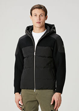 Siyah Kapüşonlu Kapitone Garnili Yün Mont