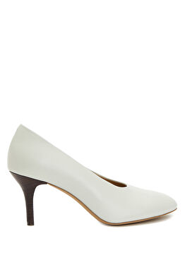 Kırık Beyaz Deri Topuklu Ayakkabı
