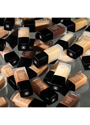 CHANEL Ultra Le Teint Fluide Foundation B40 30 ml - 8