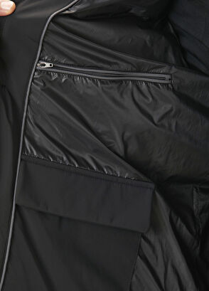 Siyah Kapüşonlu Kapitoneli Mont - Görsel 9