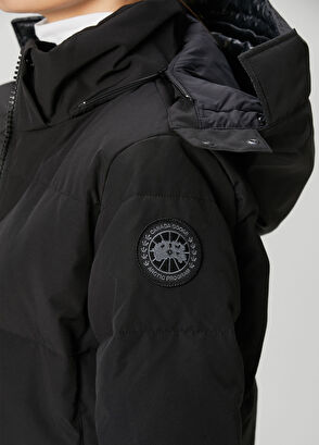 Siyah Kapüşonlu Mont - Görsel 8