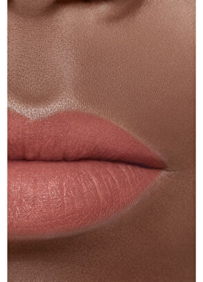 CHANEL Rouge Allure Velvet Işıltılı Mat Ruj 76 Versatile - 5