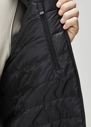 Siyah Kapüşonlu Mont - Görsel 7