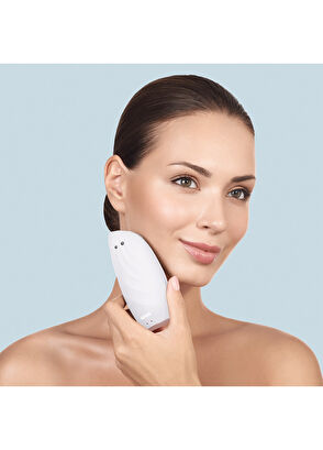 Geske Sonic Thermo Beyaz  8'i 1 Arada Yüz Temizleme Fırçası ve Yüz Gerdirici Cilt Temizleme Cihazı - 4