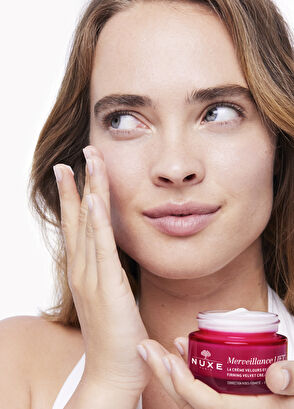 Nuxe Merveillance Lift Kadife Dokulu Sıkılaştırıcı Gündüz Yüz Kremi - 4