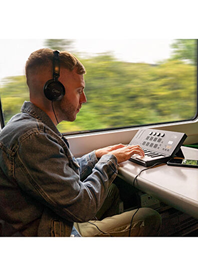 Blackstar Carry-On FC-25 Siyah 25 Tuşlu Taşınabilir & Katlanabilir Midi Klavye - 6