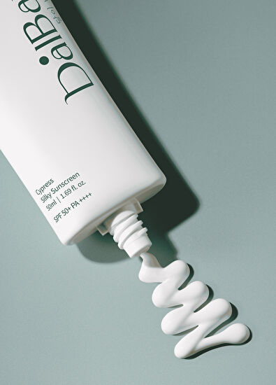 Dalbam Cypress Silky Sunscreen Aydınlatıcı Nemlendirici Yaşlanma Karşıtı SPF50 Yüz Güneş Kremi 50 ml - 4