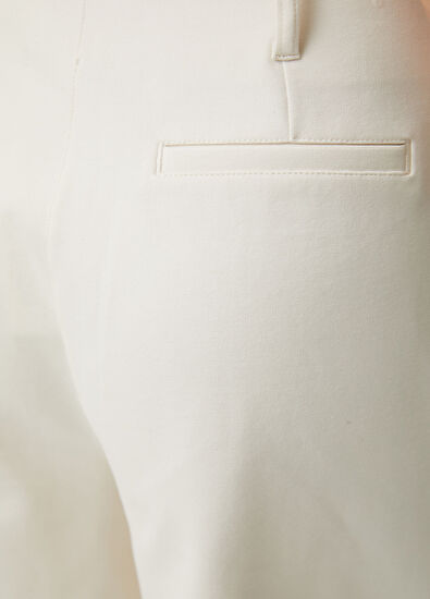 Beymen Club Kırık Beyaz Pile Detaylı Şort - 7