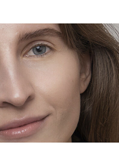 Mádara City CC Medium Moisturizing Anti Pollution SPF15 Sun Protection CC Cream 40 ml - 7