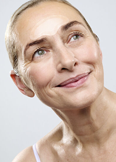 CurrentBody Skin Forehead Microneedling Patch Sıkılaştırıcı Göz Çevresi Bakım Maskesi  - 3