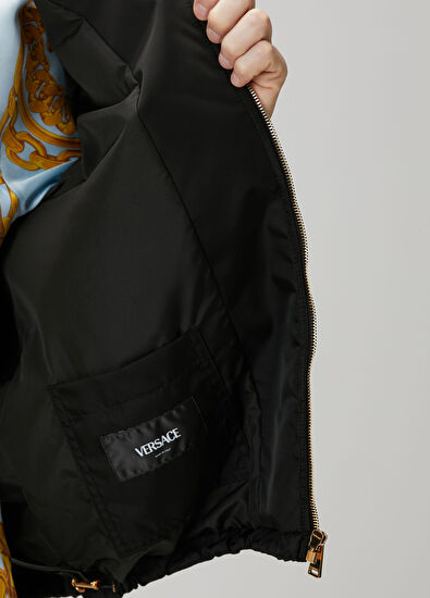 Siyah Kapüşonlu Mont - Görsel 8