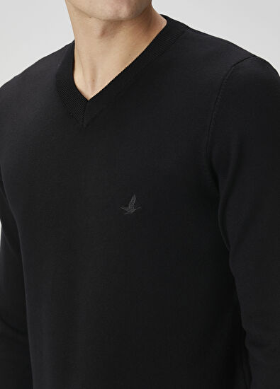 Beymen Club Black V-Neck Logo Embroidered Sweater - 5