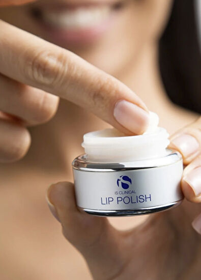 IS Clinical C ve E Vitaminli Nemlendirici Dudak Peeling 15 g - 6