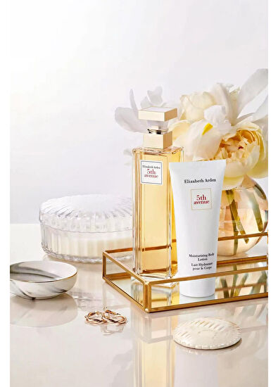 Elizabeth Arden 5th Avenue EDP Spray 125 ml + Moisturizing Body Lotion 100 ml Kadın Parfüm Seti - 5