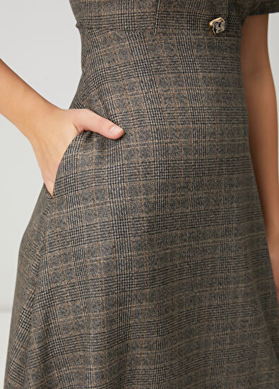 Beymen Club Kahverengi Ekoseli Midi Elbise - 7