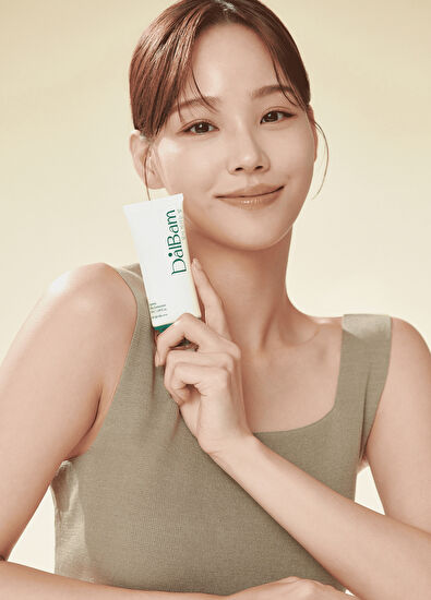 Dalbam Cypress Silky Sunscreen Aydınlatıcı Nemlendirici Yaşlanma Karşıtı SPF50 Yüz Güneş Kremi 50 ml - 5