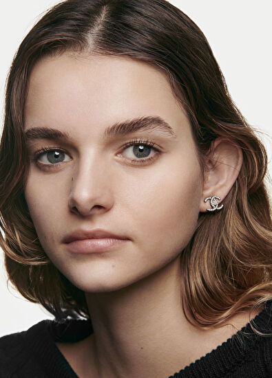 CHANEL N°1 De Chanel Revitalizing Foundation B20 30Ml - 4