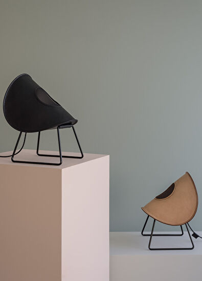 Uniqka Zero Siyah Deri Ayaklı Dekoratif Aydınlatma - 5